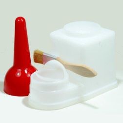  Glue holder with brush